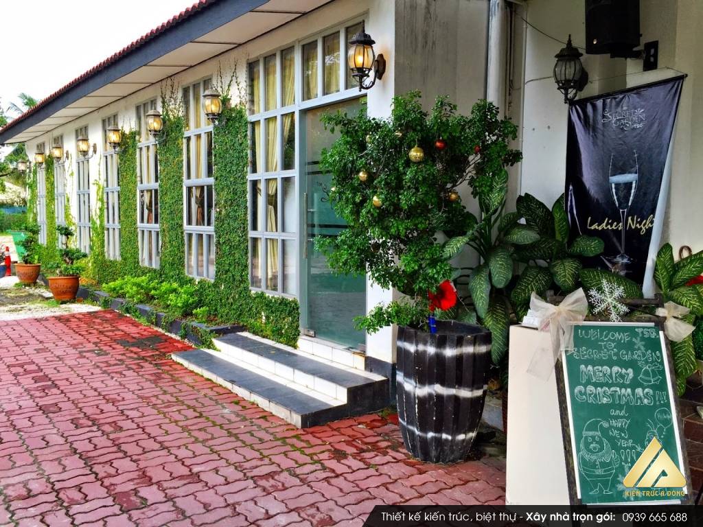 Mẫu thiết kế quán cafe đơn giản Cafe Green Garden